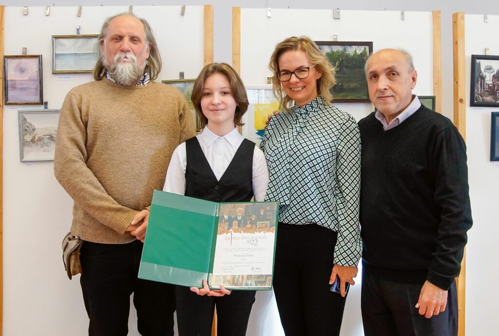 For 18 years now, the start of school in September has been accompanied by the presentation of the Égerházi Imre Alkotó Scholarship at the Dóczy high school.