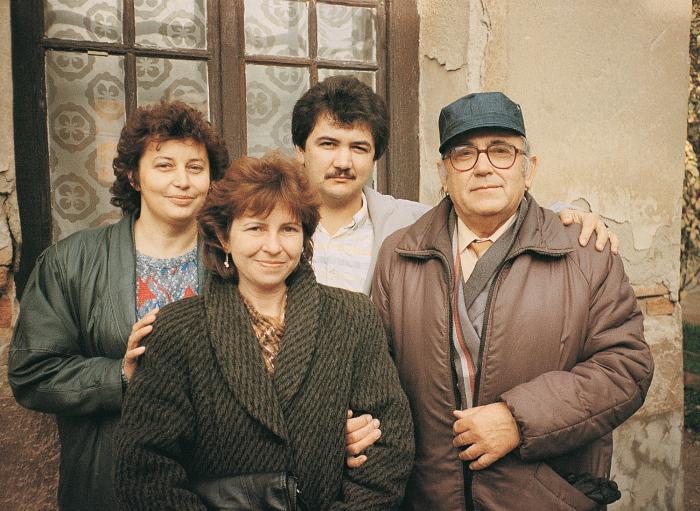 With guests in the creative house in Hajdúhadház