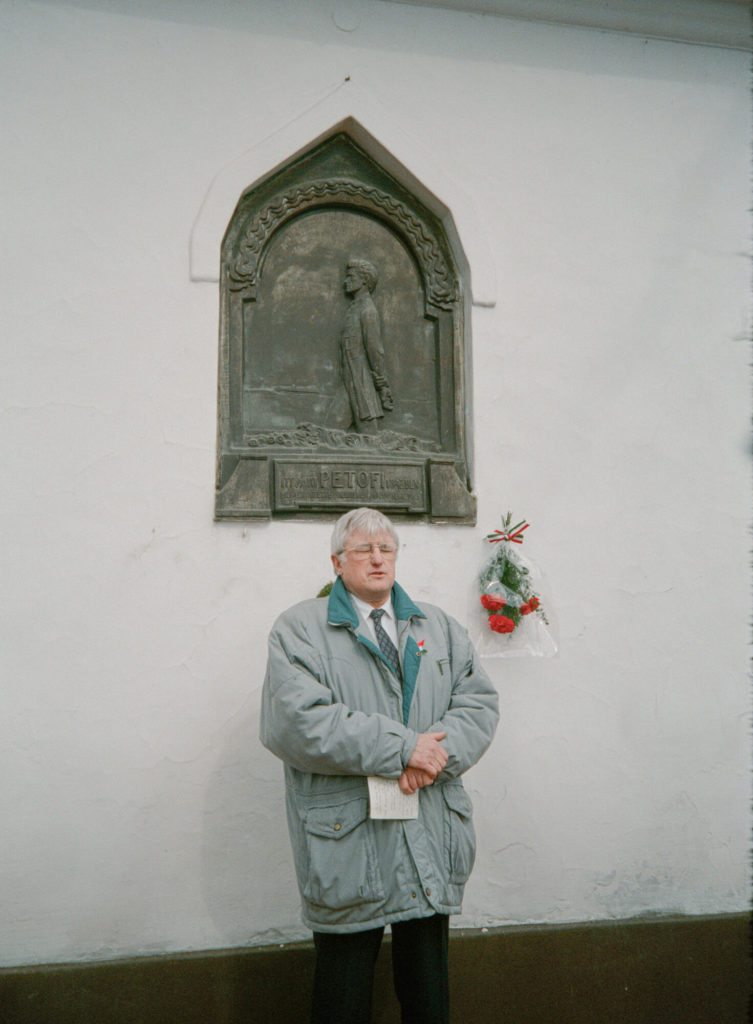 2000. március 15. Petőfi szobor koszorúzásán a Hortobágyi Csárdánál Cseri Géza, 2000