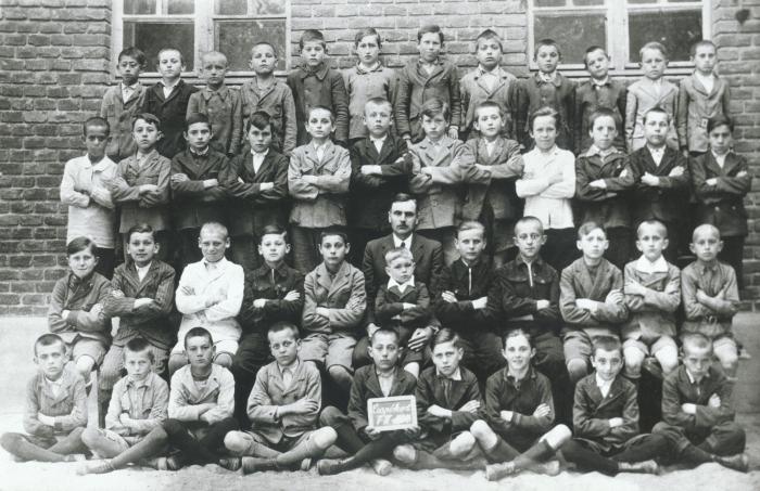 Year-end board of Csapókerti School, 1940